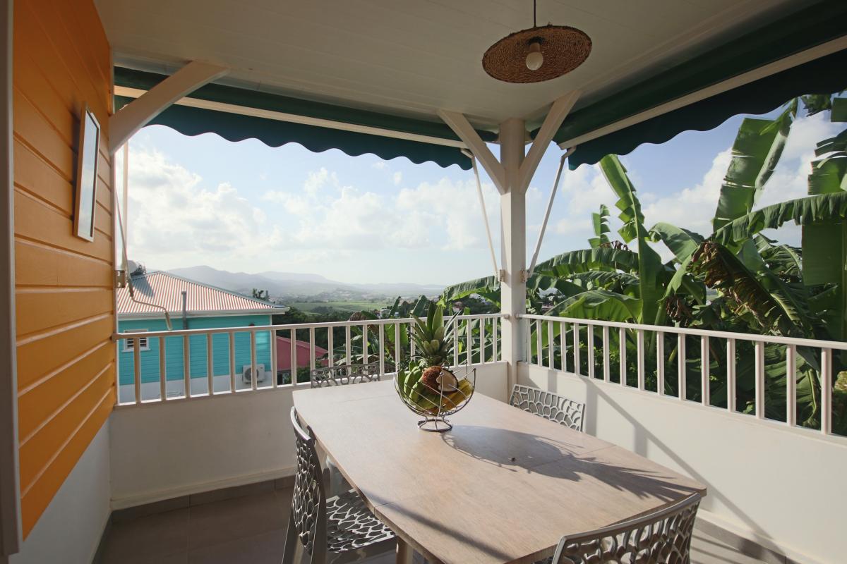 8 Location villa piscine martinique_ espace repas